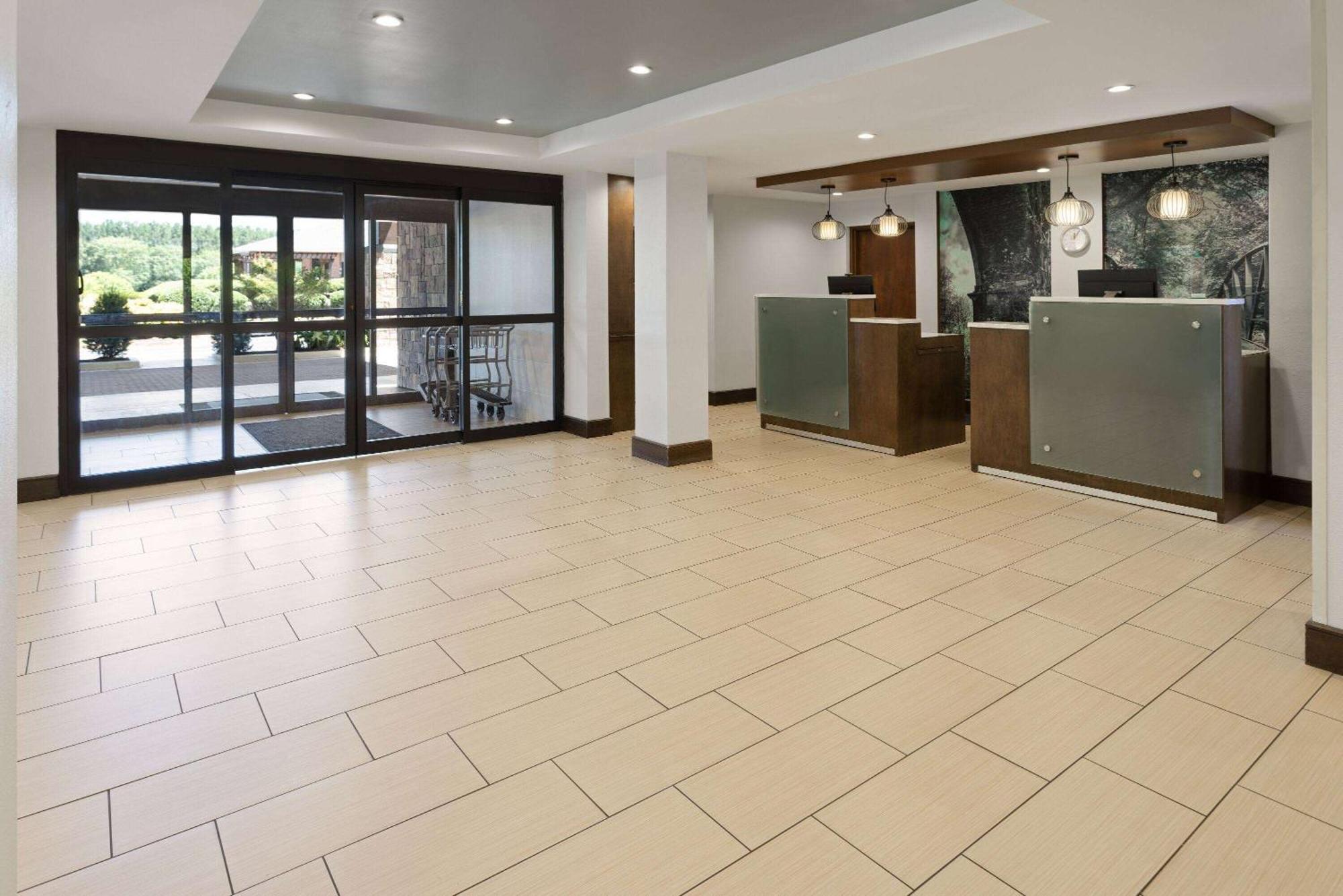 La Quinta By Wyndham Lagrange / I-85 Hotel Eksteriør billede